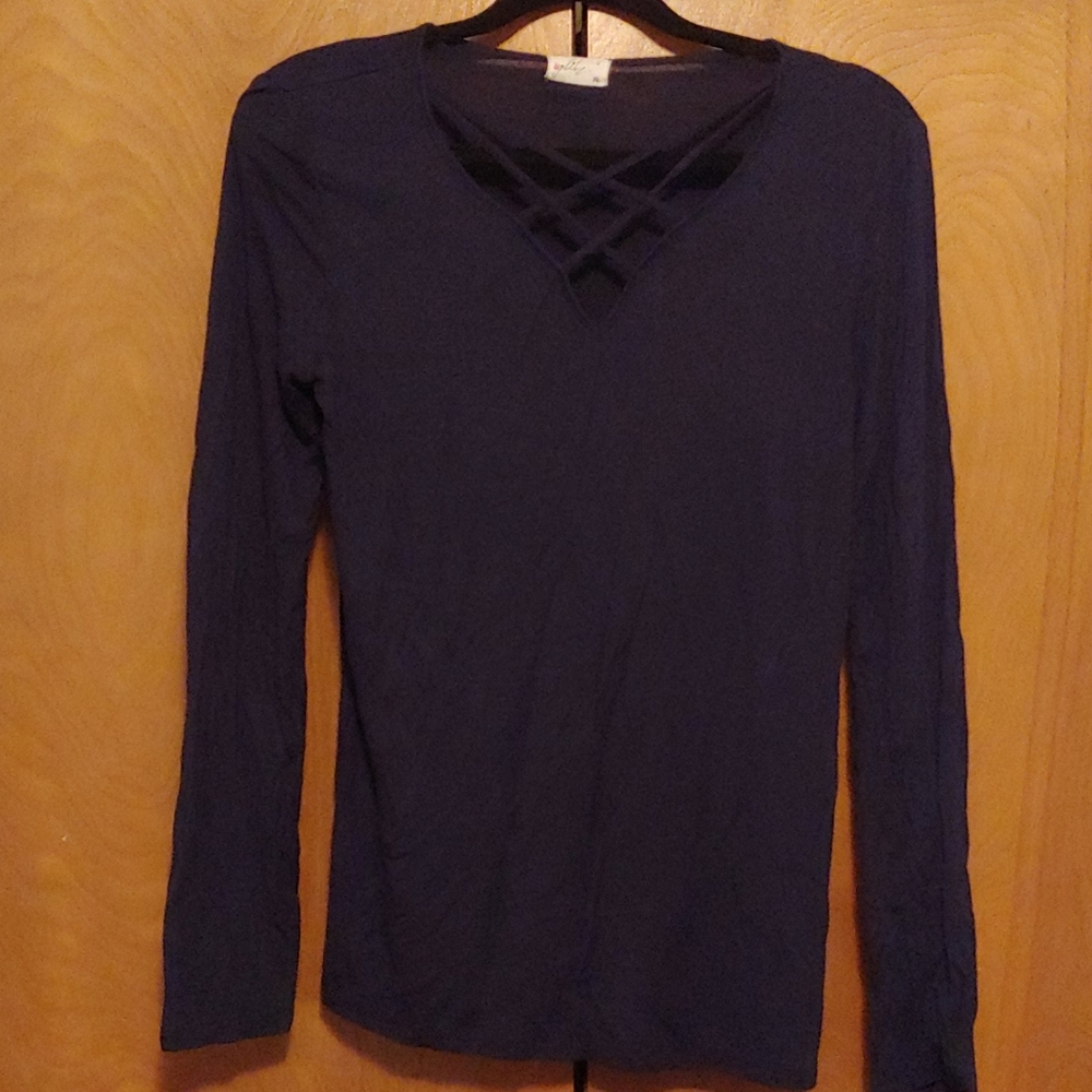Long sleeve tee